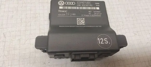 Volkswagen PASSAT B6 Gateway control module 3C0907530E 3C0907951