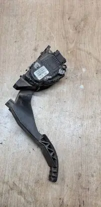 Volkswagen Golf IV Accelerator throttle pedal 1J1721503H 6PV00777001