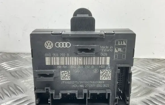 Audi A1 Door control unit/module 8X0959792B