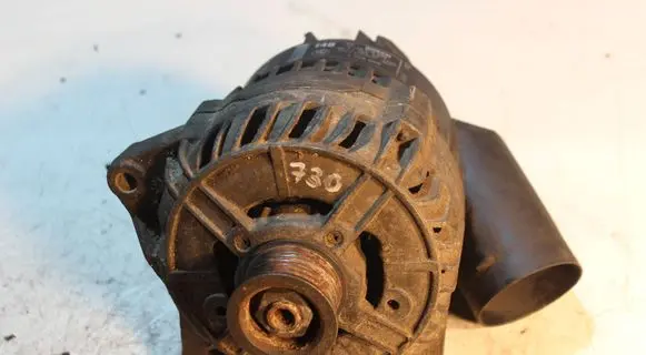 BMW 7 E38 Generator/alternator 1702096 0123515002