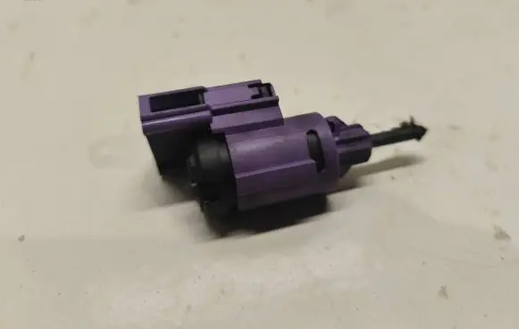 Volkswagen Touareg I Brake pedal sensor switch 1J0945511D 19322000 04262