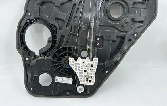 Hyundai Ioniq Rear window lifting mechanism without motor 83470