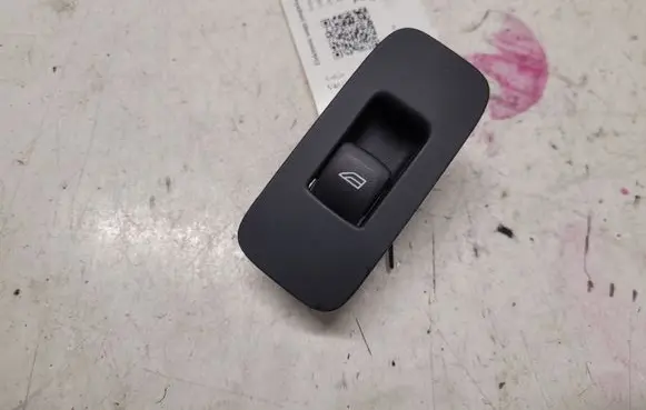 Volvo V40 Electric window control switch 31394840