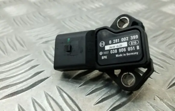 Volkswagen Golf VI Air pressure sensor 0281002399 038906051B