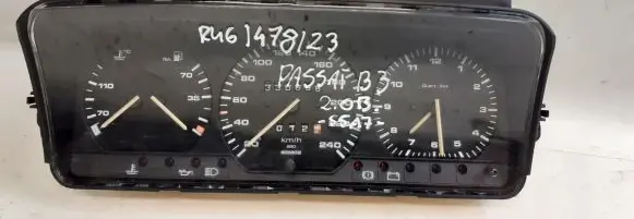 Volkswagen PASSAT B3 Speedometer (instrument cluster) 357919033BP