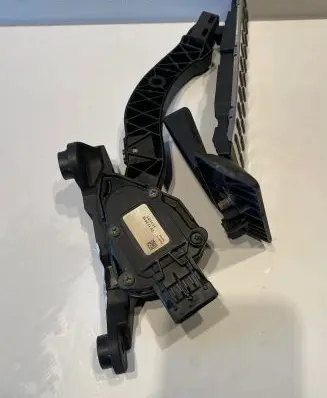 KIA Ceed Accelerator throttle pedal 32700-3XXXX