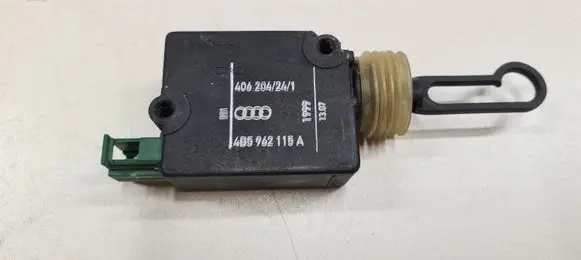 Audi A6 S6 C5 4B Central locking motor 4B5962115A 406204241