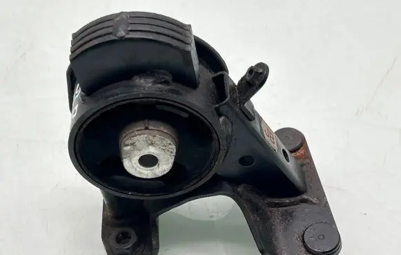Lexus NX Gearbox mount 1T086102