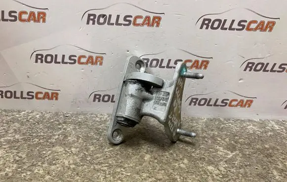 Mercedes-Benz C W204 Front door lower hinge A047058