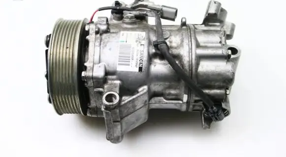 Renault Clio IV Air conditioning (A/C) compressor (pump) 926005450R