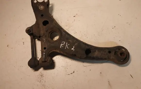 Toyota Avensis T220 Front lower control arm/wishbone