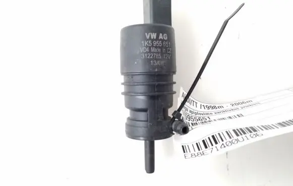 Audi TT Mk1 Windscreen/windshield washer pump 1K5955651