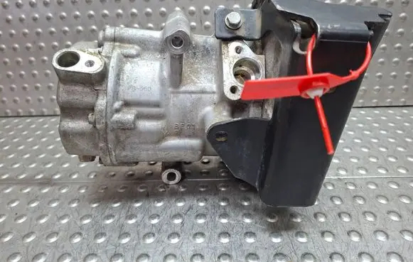 Renault Captur II Air conditioning (A/C) compressor (pump) S26338111 926008231R