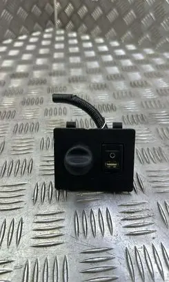 Toyota Avensis T270 12 V Socket (rear) 5891505020 861900D030