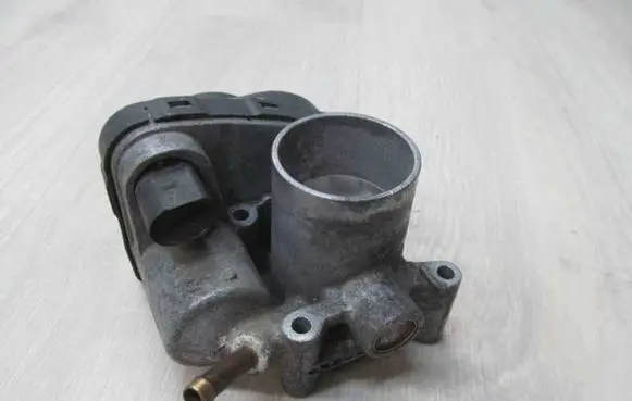 Volkswagen Golf IV Throttle valve 036133062 6070