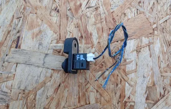 Subaru Outback Front door sensor 