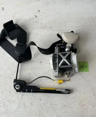 Fiat 500 Front seatbelt 073546540101 07354654010