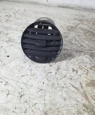 Volkswagen New Beetle Dashboard side air vent grill/cover trim 1c0819704