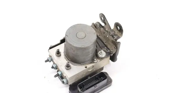 Mercedes-Benz Vito Viano W447 Master brake cylinder A4479008609