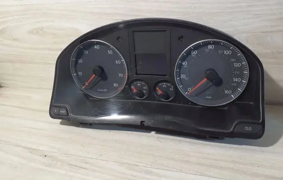 Volkswagen Golf V Speedometer (instrument cluster) 1K0920963A V0003000 VWZ7Z0F8002499