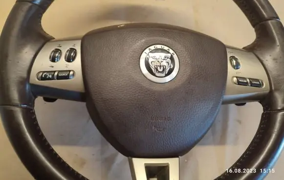 Jaguar XF Steering wheel
