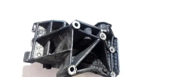 Peugeot 806 Engine mounting bracket 9643834980