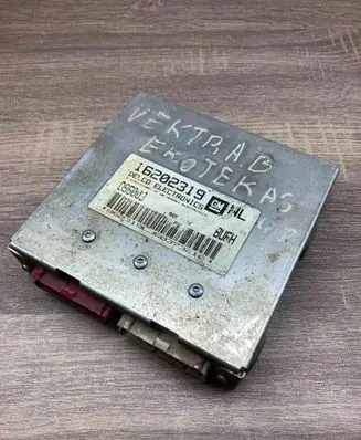 Opel Vectra B Engine control unit/module ECU 16202319 D96003