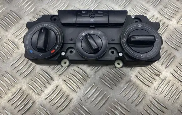 Skoda Octavia Mk2 (1Z) Climate control unit 1Z0820047K 5HB00886410
