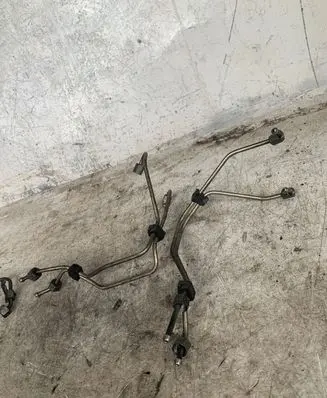 Volvo V50 Fuel line pipe