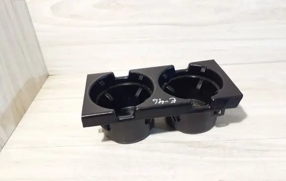 Cup holder front