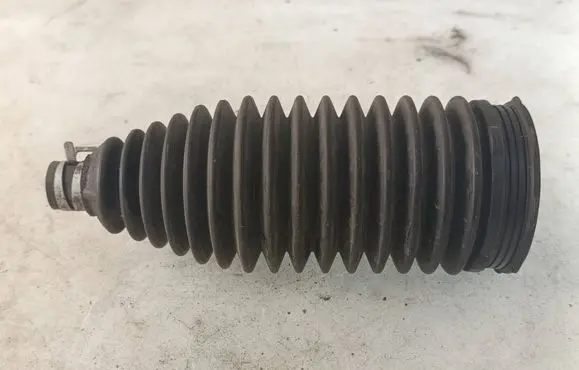 Nissan Qashqai J12 Steering tie rod boot 001690