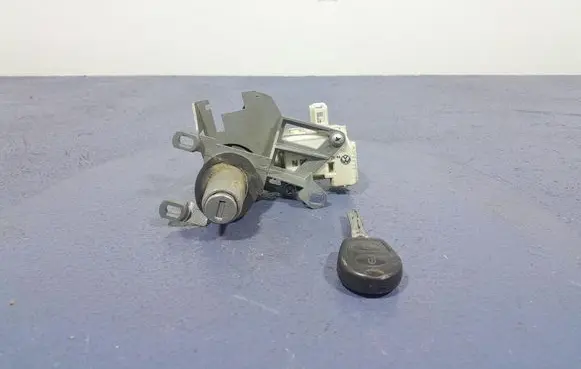 Seat Toledo II (1M) Tailgate/trunk/boot lock/catch/latch 1M5827297C