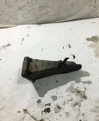BMW 5 E60 E61 Engine mounting bracket 6763218 59280110