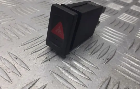 Volkswagen PASSAT B5.5 Hazard light switch 3B0927134A