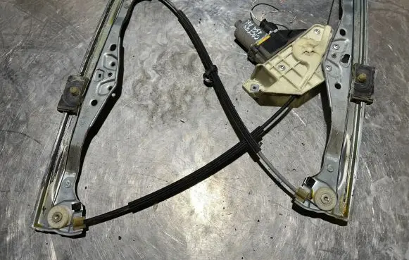 Citroen C4 Cactus Front door window regulator with motor 9674252380