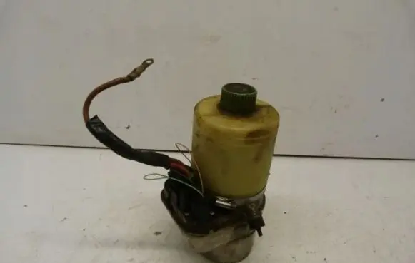 Skoda Fabia Mk1 (6Y) Power steering pump M01210578AT
