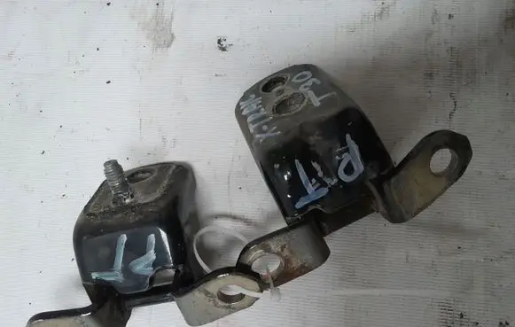 Nissan X-Trail T30 Rear door hinge set 