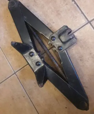 Nissan Almera Tino Lift Jack 99550BU001