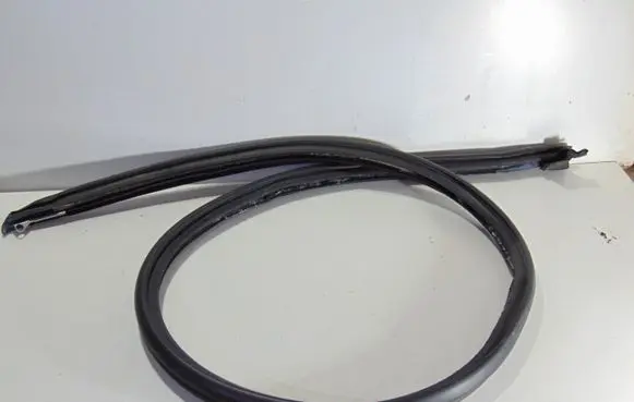 Porsche Boxster 986 Front door rubber seal