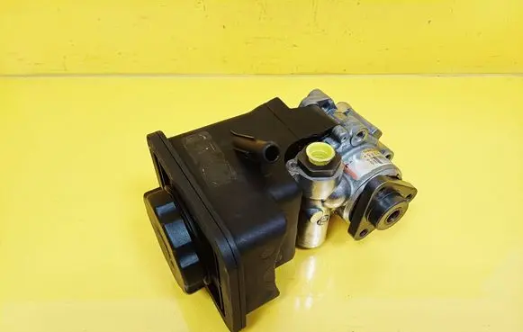 BMW 3 E46 Power steering pump 6756575 91208
