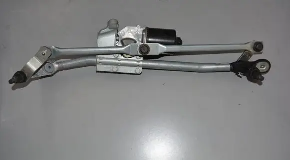 BMW 1 E81 E87 Front wiper linkage 7193037