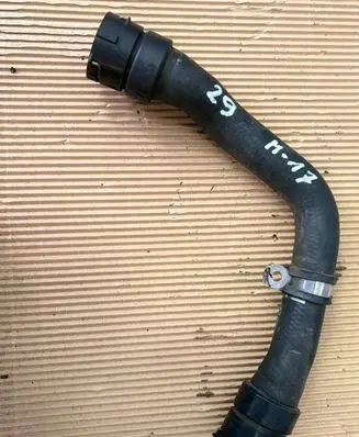 Engine coolant pipe/hose