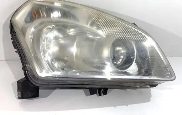 Nissan Qashqai Headlight/headlamp