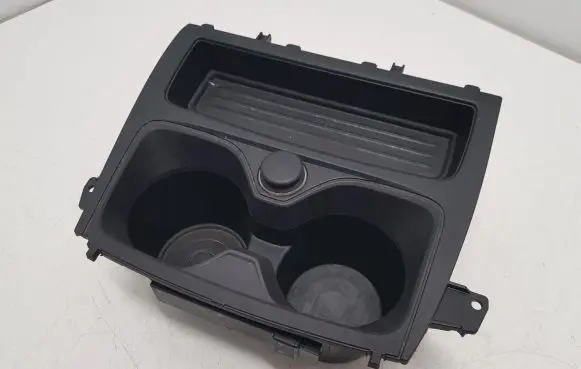 Cup holder front