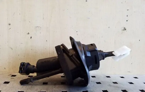 Clutch master cylinder
