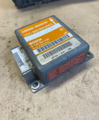 Audi A6 S6 C4 4A Airbag control unit/module 8A0959655C 0285001038