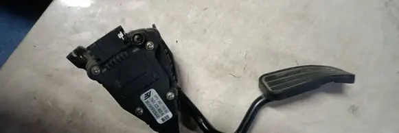 Volkswagen Sharan Accelerator throttle pedal 7M1721603A 98VW9F836AB 6PV00777003