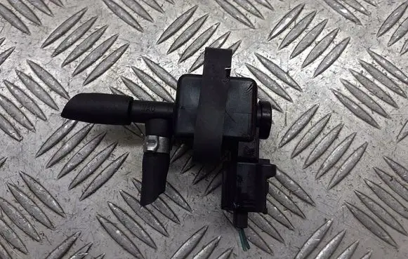 Ford Mondeo Mk III Valve vacuum 1S71-9C915-AA