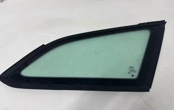 Ford Focus Rear side window BM51N297B00A 43R001582 DOT682AS2M3240