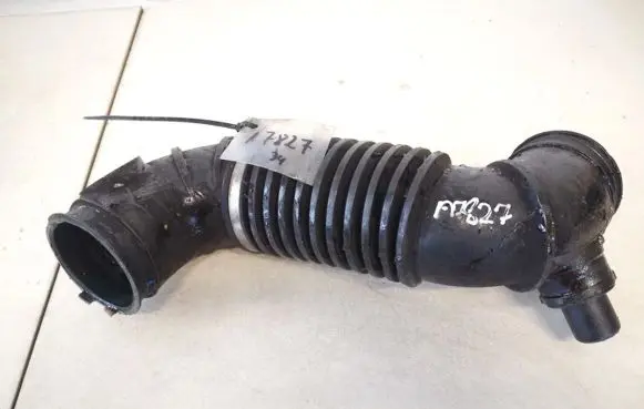 Volvo S40, V40 Air intake hose/pipe 30814301